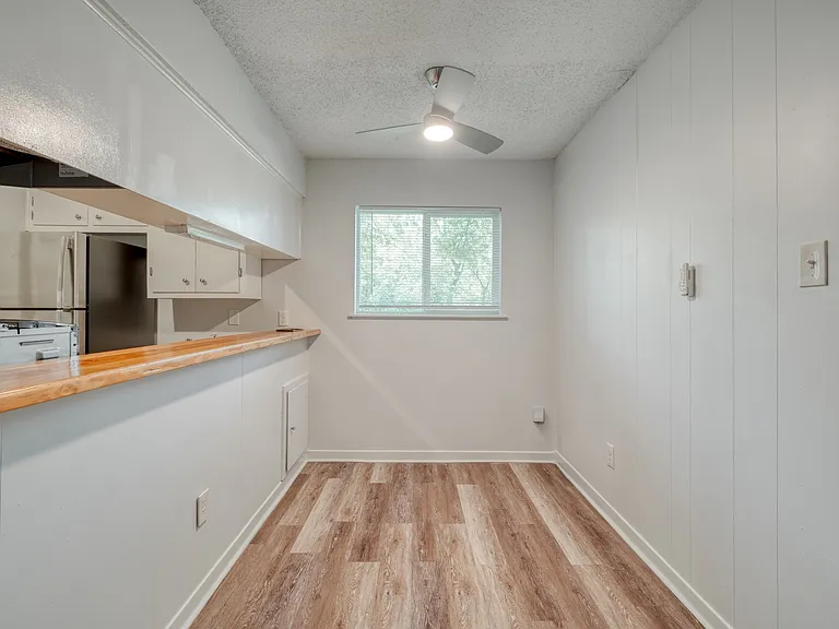 5210 Joe Sayers Ave #E — Photo 7
