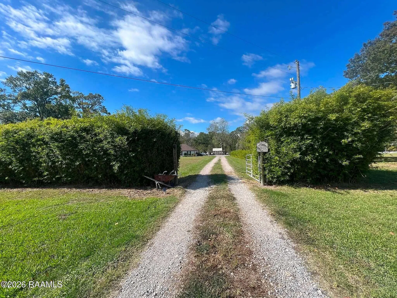 3 bed, 2.0 bath, 1700 sqft, $1,800 — Photo 3