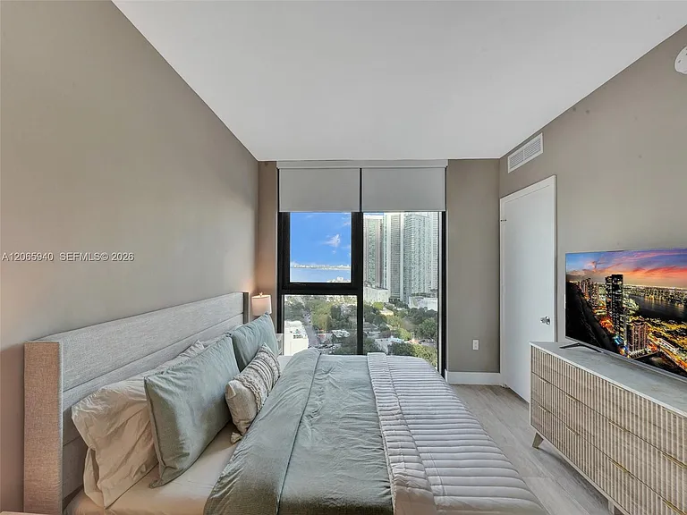 121 NE 34th St #2106A — Photo 25
