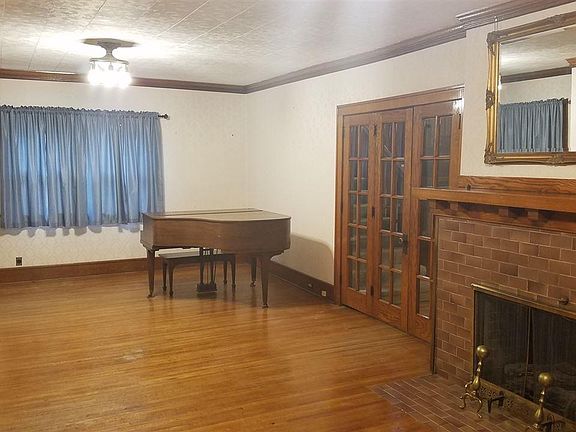 5th image of 2210 Nebraska St