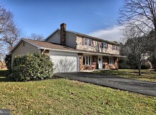 105 Fairway Dr, Mechanicsburg, PA 17055