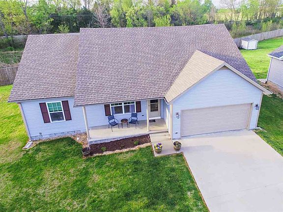 3rd image of 526 Sweet Birch Ct