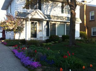 1033 San Juan Dr SE, East Grand Rapids, MI 49506