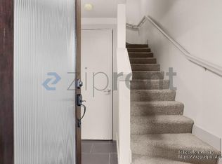 7015 Linden Ave N, Seattle, WA 98103