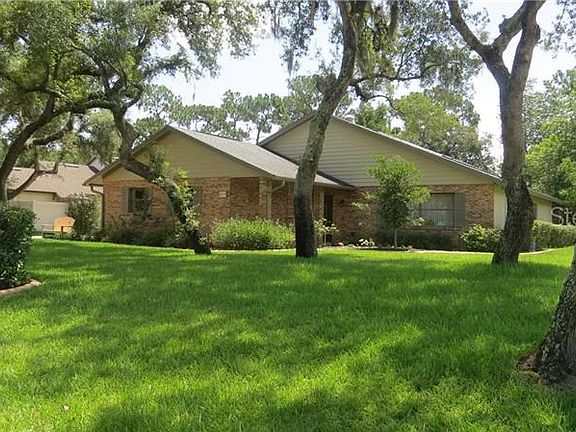 2nd image of 409 Glen Abbey Ln