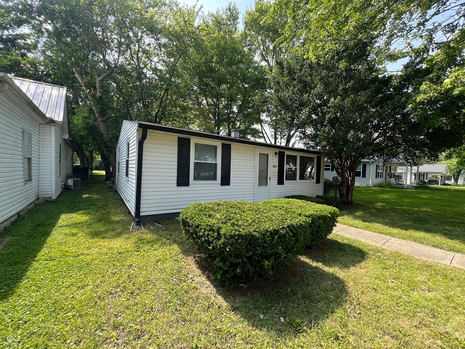 2 bed, 1.0 bath, 624 sqft, $1,400 — Photo 2