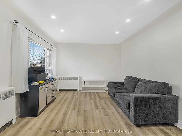 3318 Sinnicks Ave — Photo 8