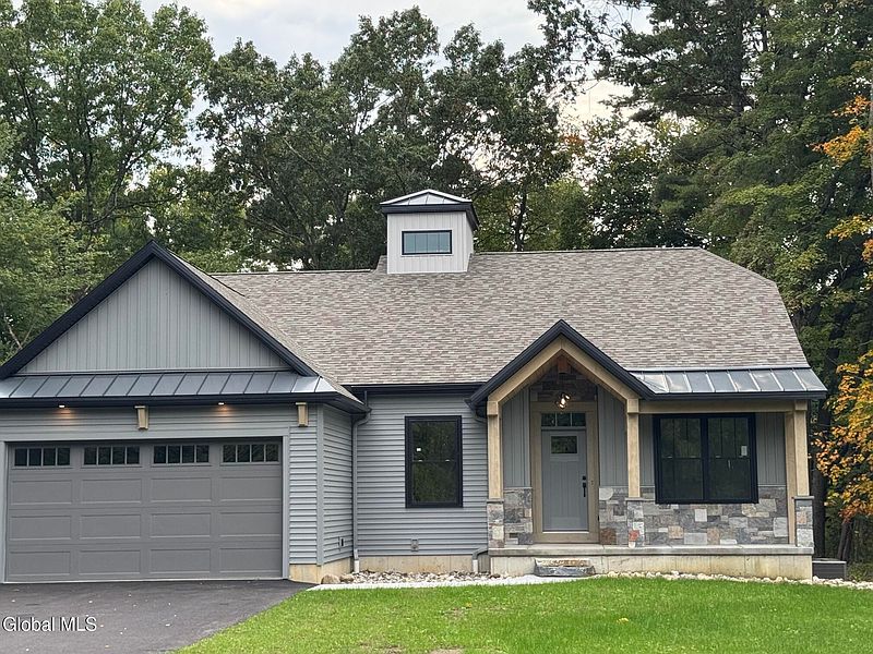 3rd image of 561 Lake Road
