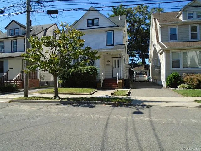 27 Starks Pl #1
