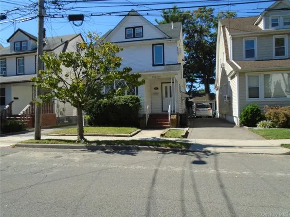 27 Starks Pl Floor 1, Lynbrook, NY 11563