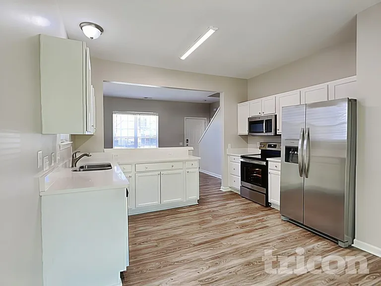 5400 Peachwood Dr — Photo 4