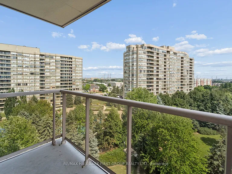 1200 The Esplanade N #908 — Photo 7