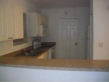 4th image of 2885 NW 9th St