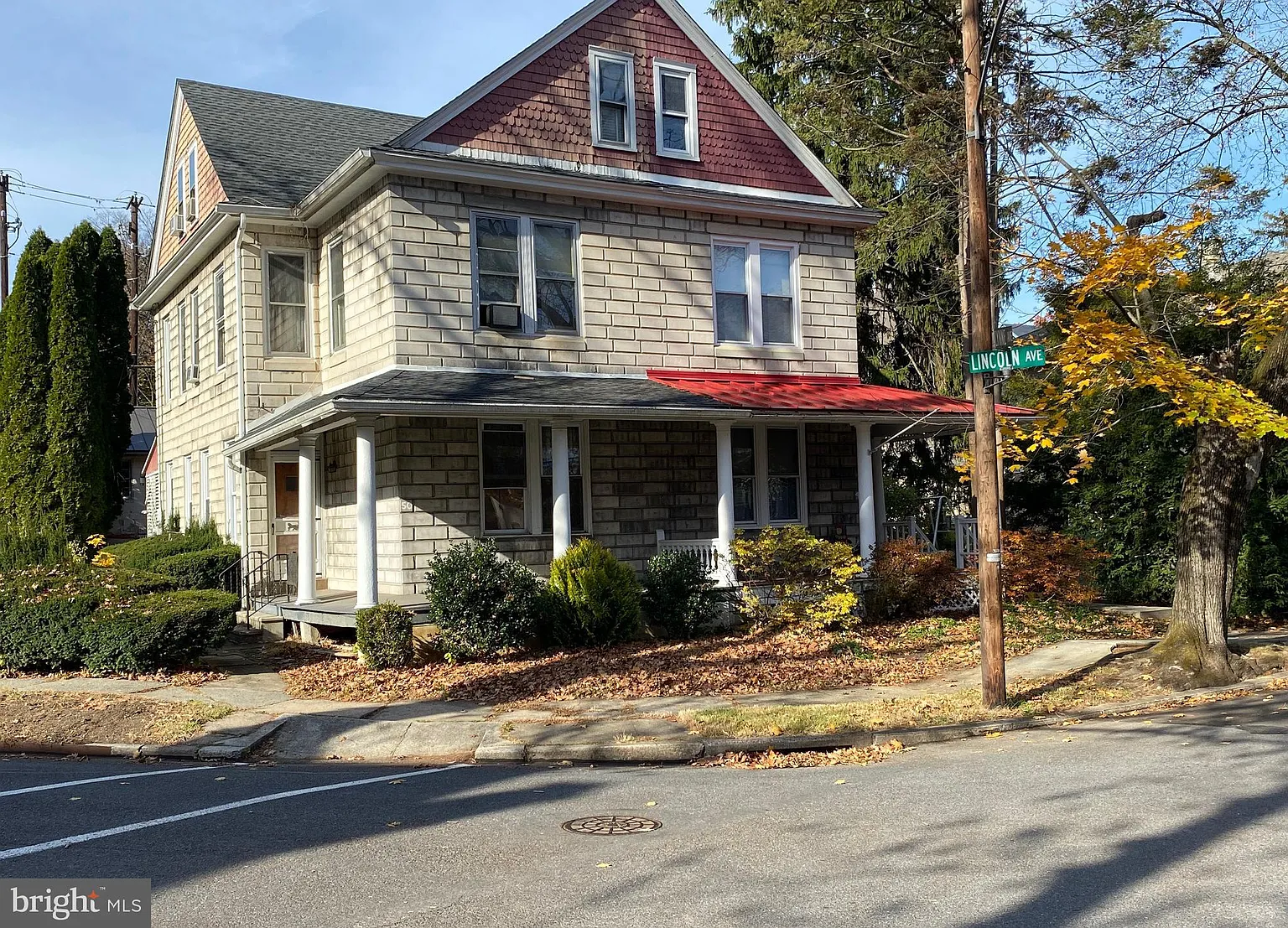 48 Lynne Ave photo 1