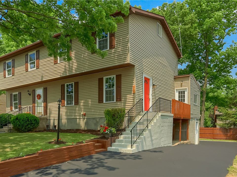 1st image of 206 Opal Dr