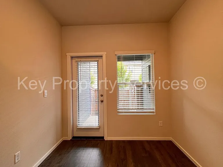 12609 NE 116th Way — Photo 8