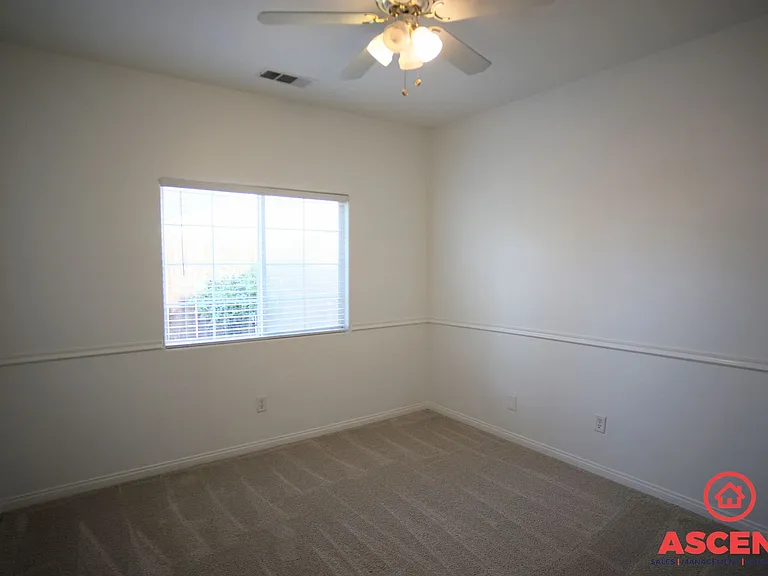 8407 Glenlakes Ct — Photo 10