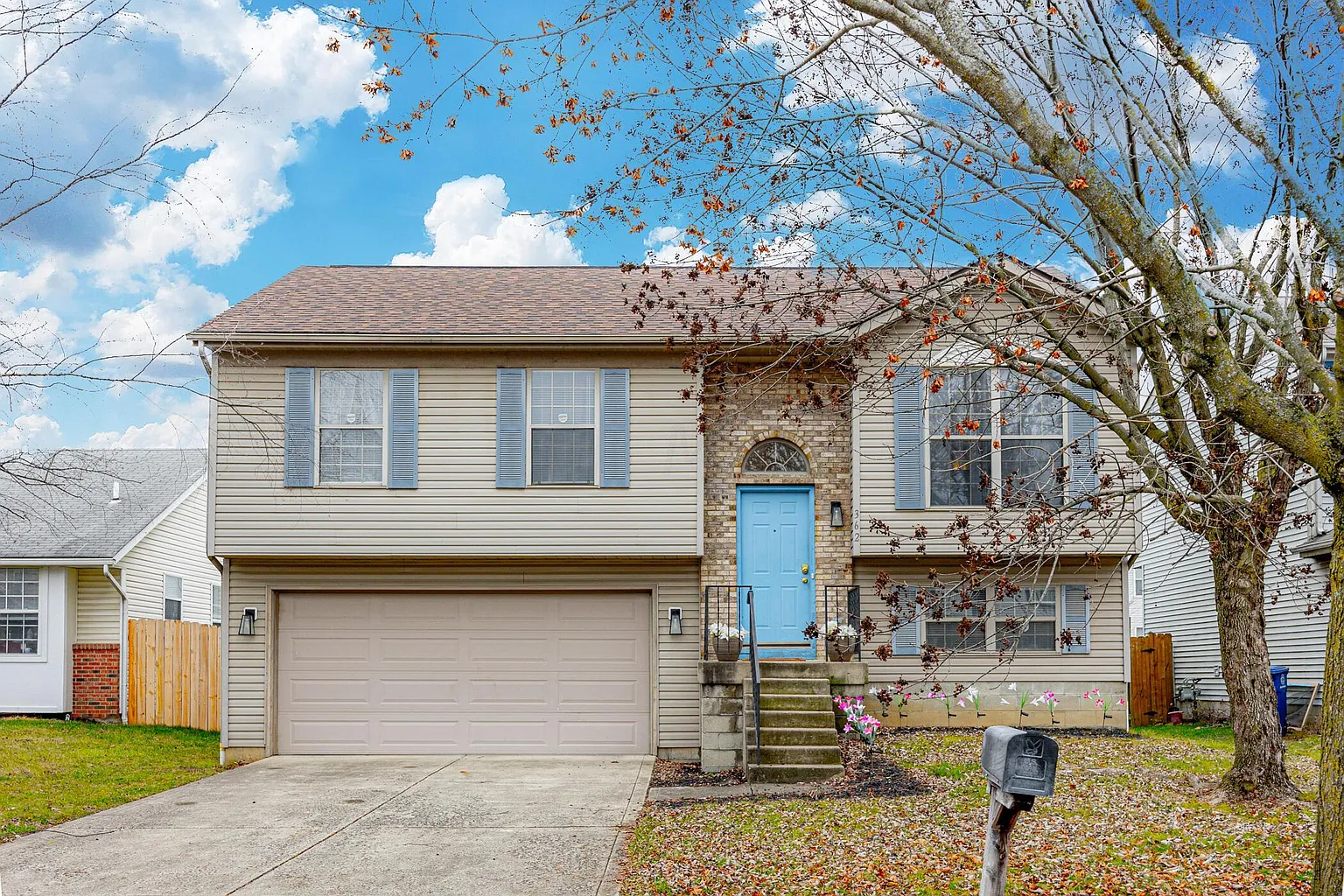 362 Effington Ln photo 1