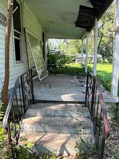 1009 Ernest St — Photo 6