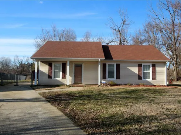 5 Tulip Ct, Greensboro, NC 27406