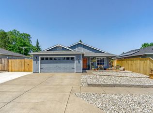 1720 Fiona Ln, Medford, OR 97501