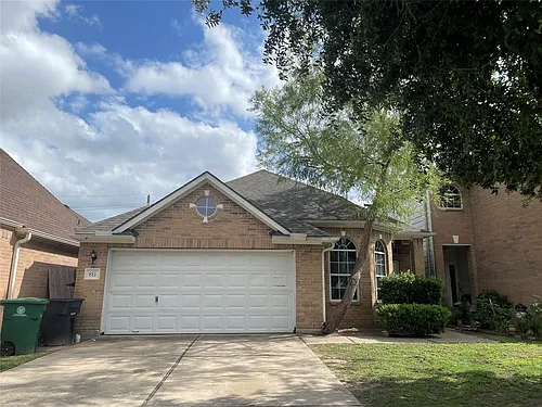 811 Forest Hillside Ln Photo 1