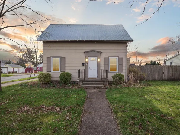 902 S 8th St, Goshen, IN 46526