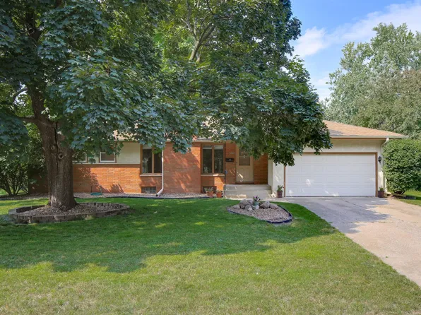 6720 Markwood Dr N, Crystal, MN 55427