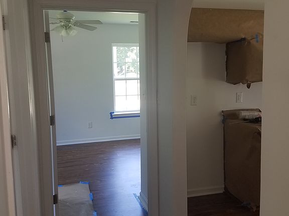 3rd image of 1209 Crawford Rd