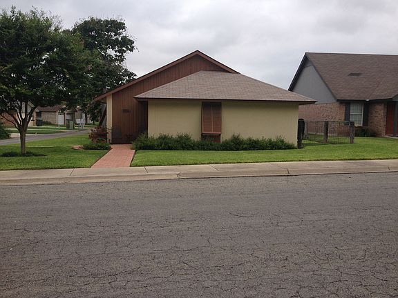 2nd image of 608 E Leona St