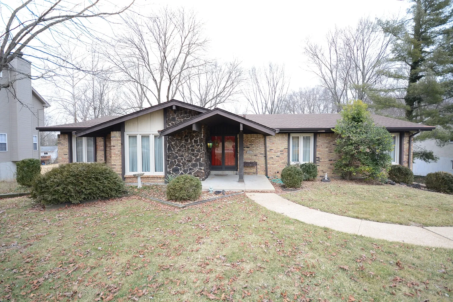 424 Glan Tai Dr photo 1