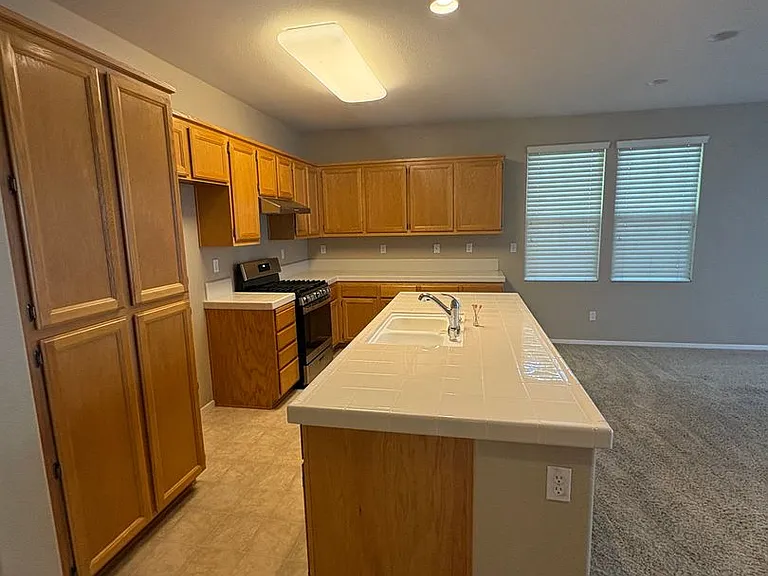 1415 Redding Rd — Photo 9