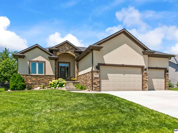 9203 Del Rio Dr, Lincoln, NE 68516