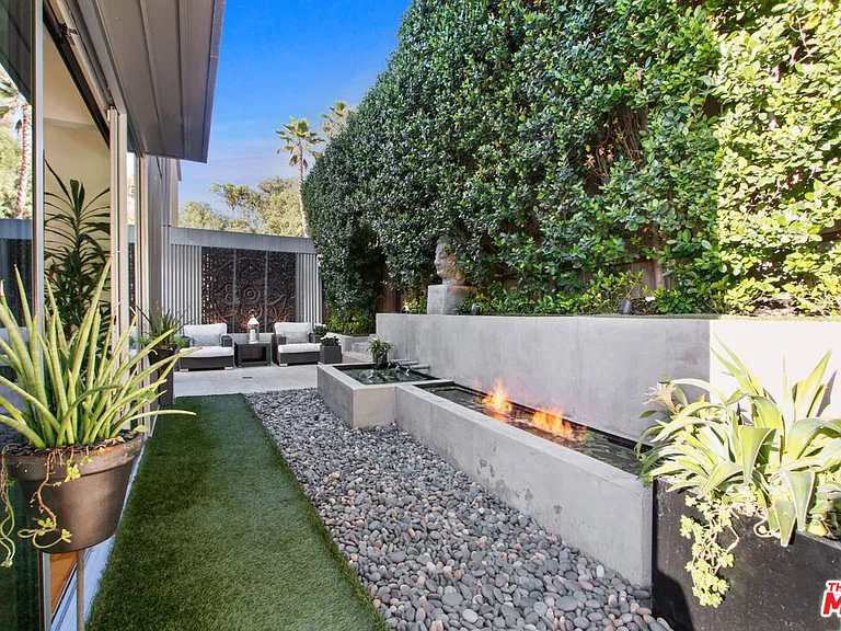 9416 Beverly Crest Dr — Photo 11