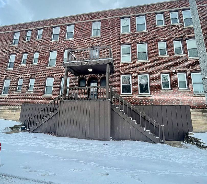 1st image of 1709 E Park Pl APT 33