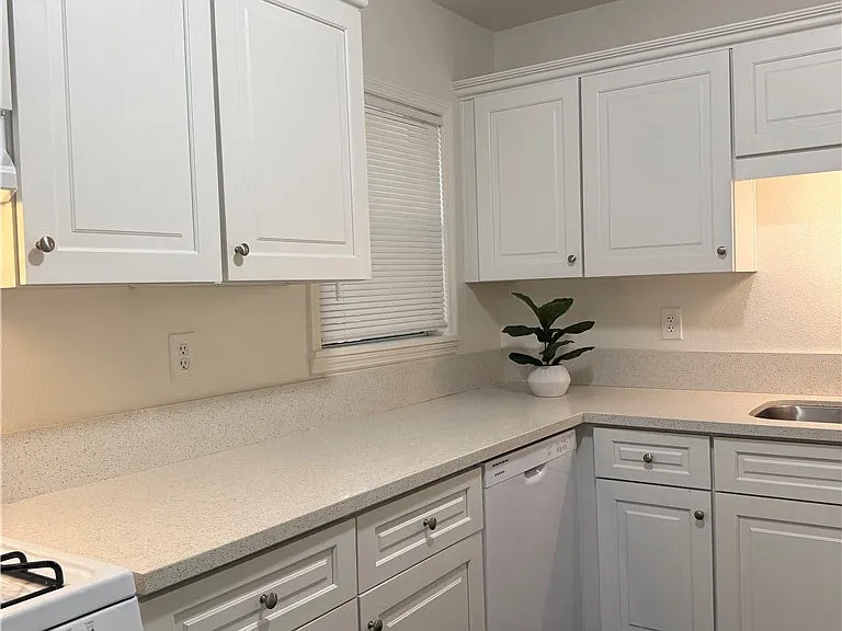 11286 San Mateo Dr — Photo 4