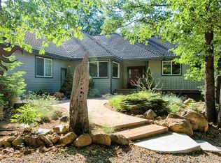 1424 Eddy Dr, Mount Shasta, CA