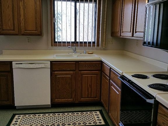 3rd image of 703 S Lake Shore Dr #1H