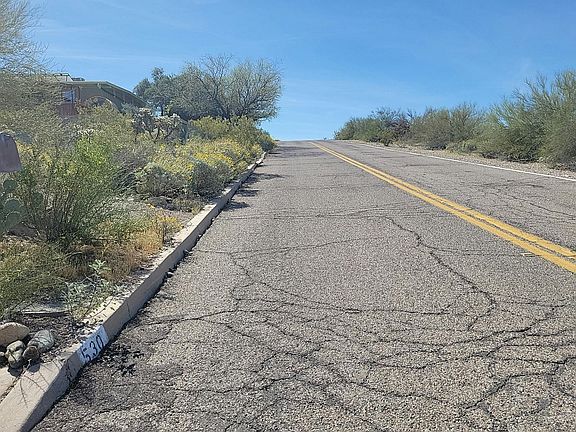 4th image of 530 N La Cholla Blvd
