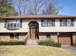 13 Pittroff Ave, South Hadley, MA 01075