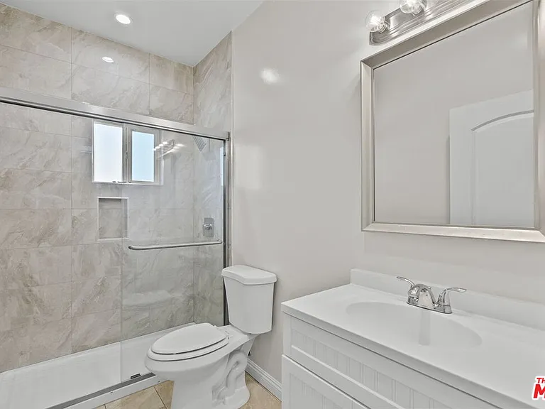 6715 Cedros Ave — Photo 14