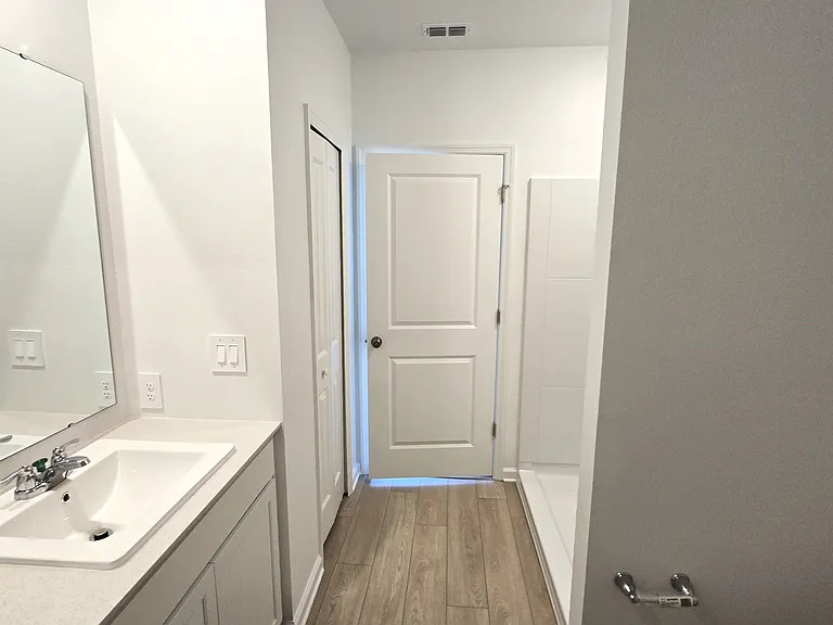 6425 Domizio Dr — Photo 19