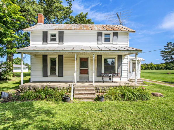 52 Hawley St, Quincy, MI 49082