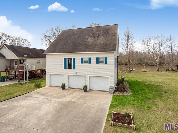 3rd image of 15897 Cypress Point Ln