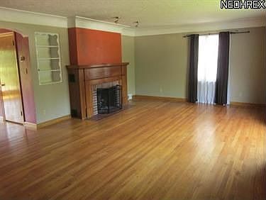 3rd image of 1153 Willow St