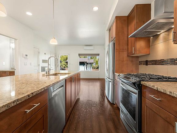 5th image of 3028 S Adams St