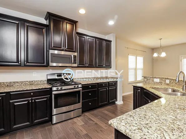 3303 Major Samuals Way, Charlotte, NC 28208