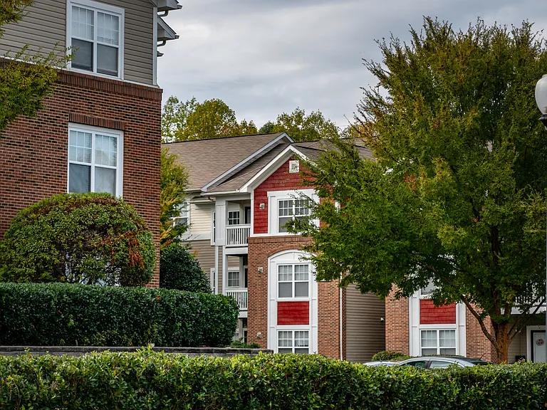 Rivermere Apartments — Photo 3