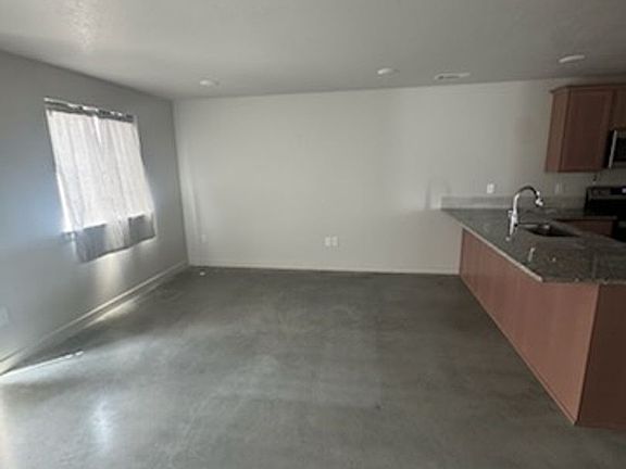 4th image of 805 Tinley St