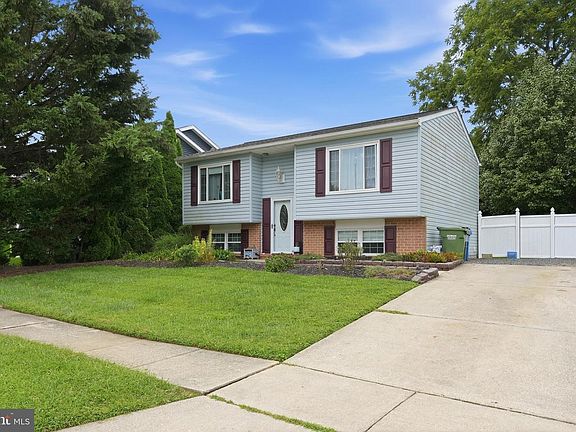 2nd image of 1310 Vanderbilt Rd